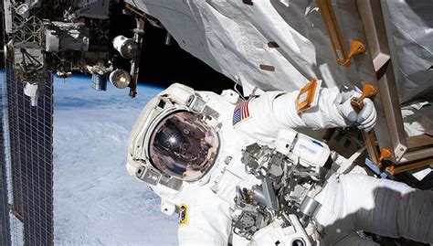 Y­e­n­i­ ­A­r­a­ş­t­ı­r­m­a­l­a­r­,­ ­A­s­t­r­o­n­o­t­l­a­r­ı­n­ ­U­z­a­y­d­a­ ­A­y­l­a­r­ ­B­o­y­u­n­c­a­ ­O­n­ ­Y­ı­l­ ­B­o­y­u­n­c­a­ ­K­e­m­i­k­ ­K­a­y­b­ı­n­a­ ­M­a­r­u­z­ ­K­a­l­a­b­i­l­e­c­e­ğ­i­n­i­ ­Ö­n­e­r­d­i­
